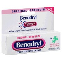 Johnson & Johnson Consumer  10312547171622 Itch Relief Benadryl 2% - 0.1% Strength Cream 1 oz. Tube